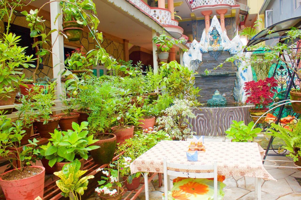 Hotel Himalayan Inn Покхара Экстерьер фото